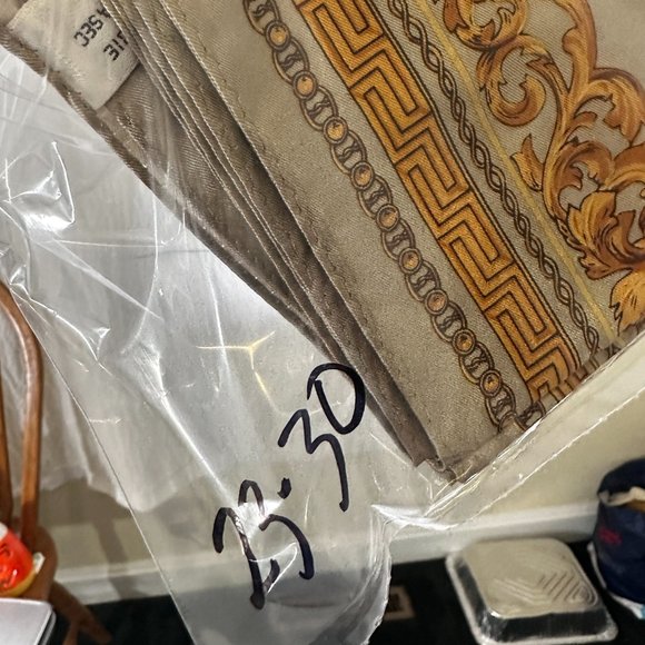 Vintage First Issue Gold Medallion silk oblong scarf - Picture 11 of 11